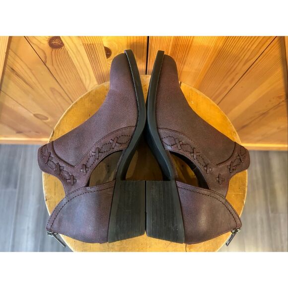 Not Rated Ankle Booties 8.5 Burgundy Cutout Faux Leather Whimisgoth - Picture 6 of 8